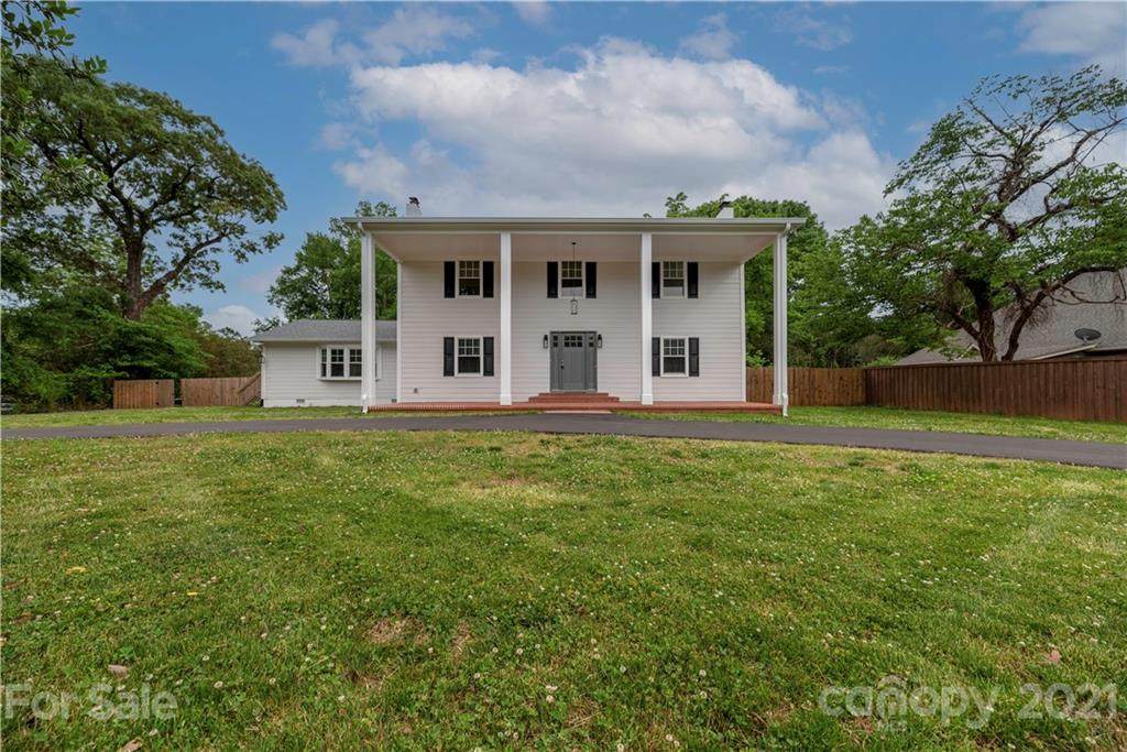 105 Pineville Matthews Road - Photo 1