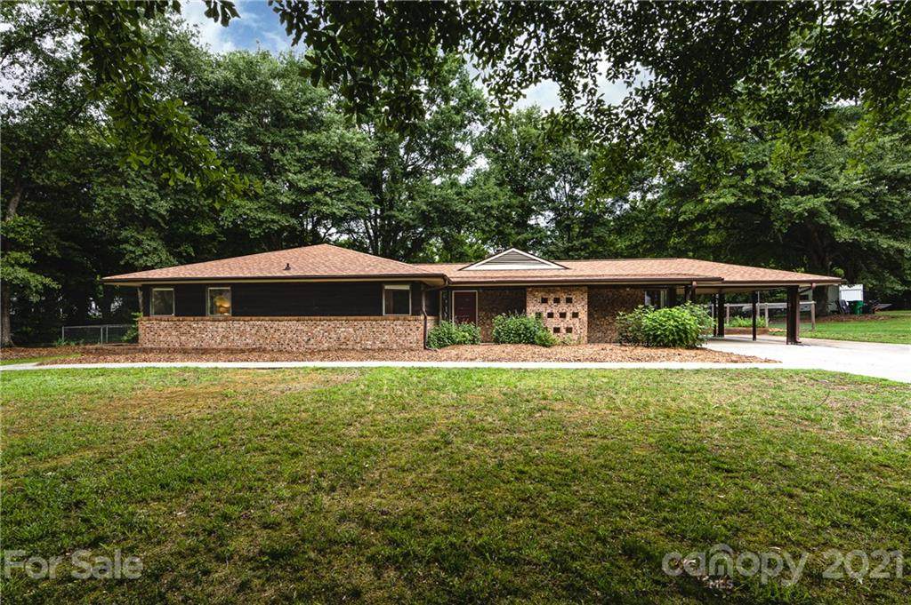 7101 Essington Drive - Photo 1