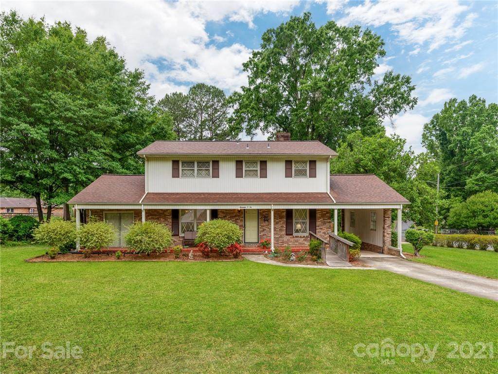 1701 Anthony Drive - Photo 1