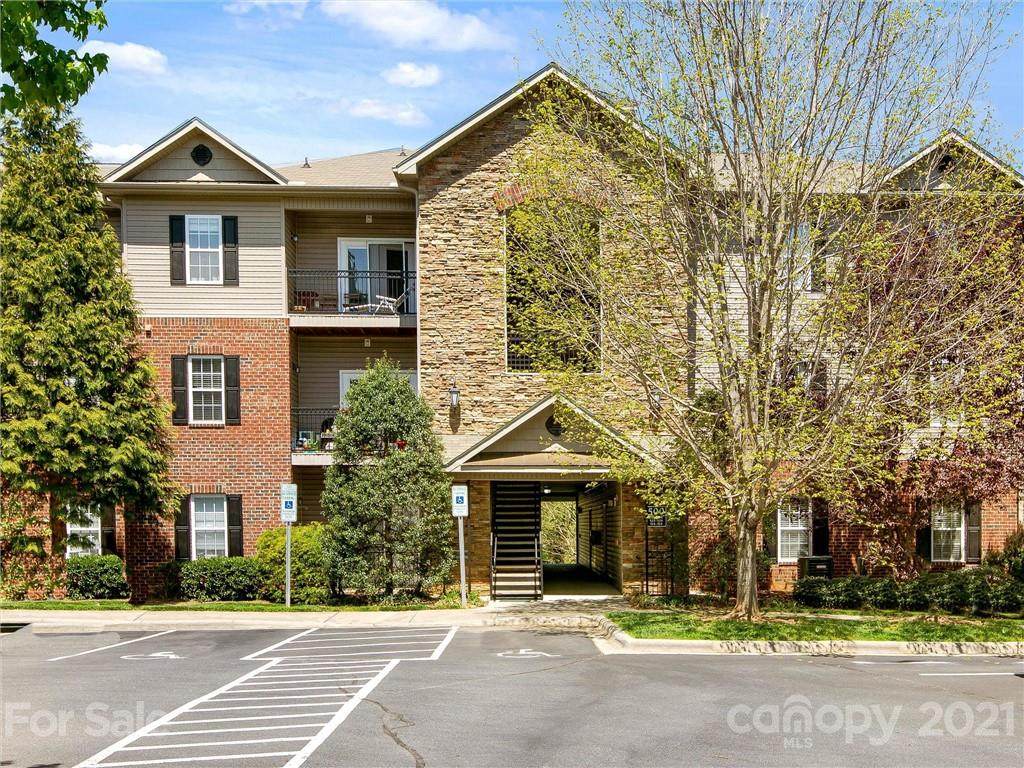 525 Appeldoorn Circle - Photo 1