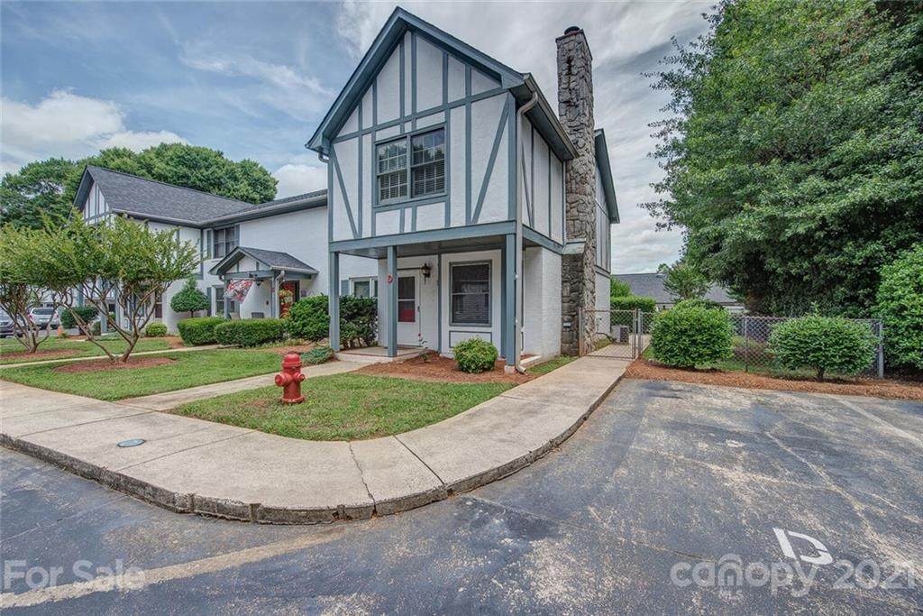 1208 Franklin Boulevard - Photo 1