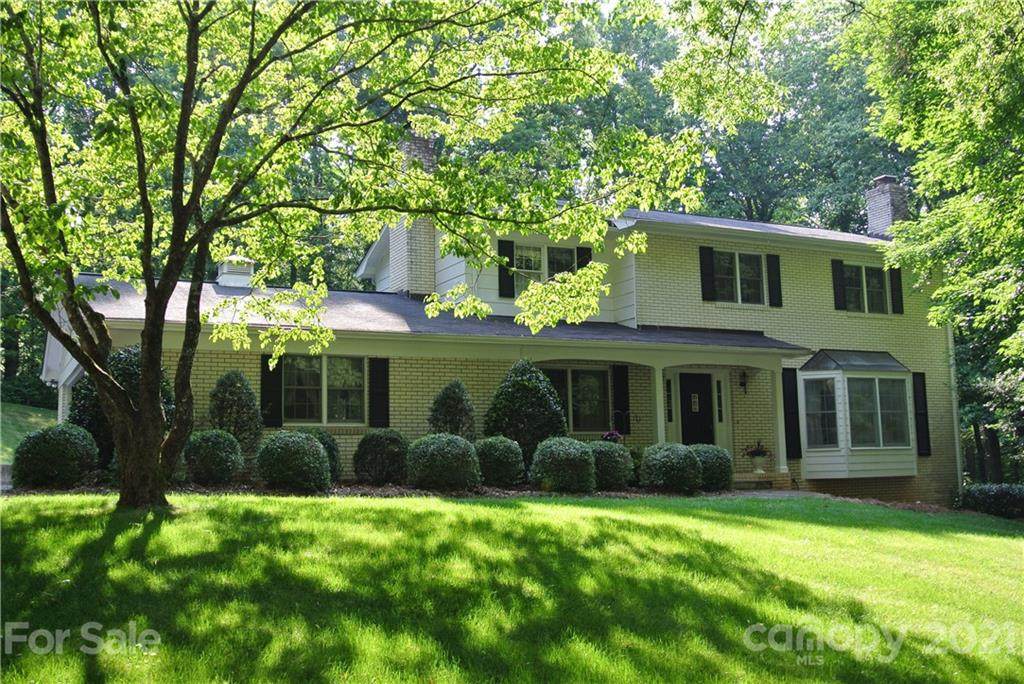 348 Ivy Drive - Photo 1
