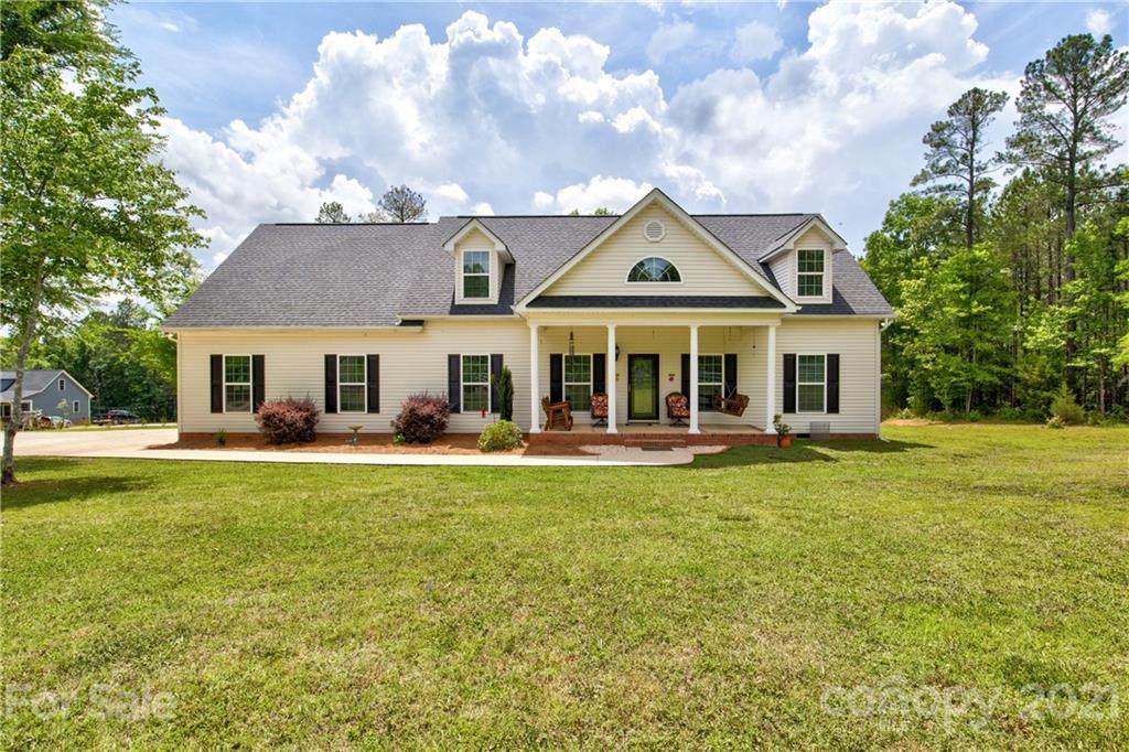 1637 Sierra Road - Photo 1