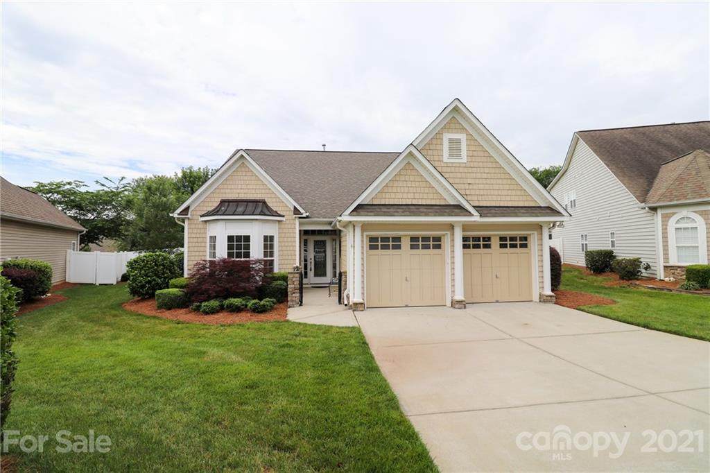 2631 Danbury Circle - Photo 1