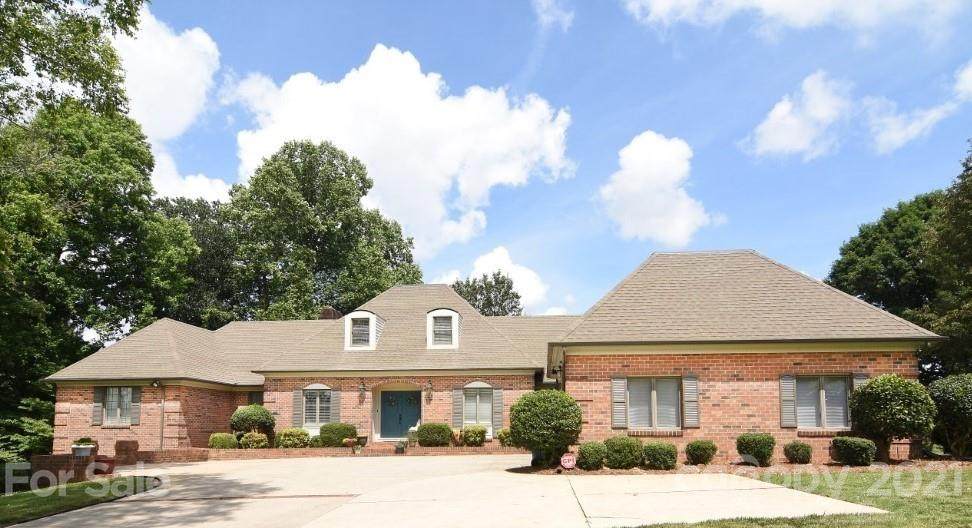 3676 Club House Drive - Photo 1