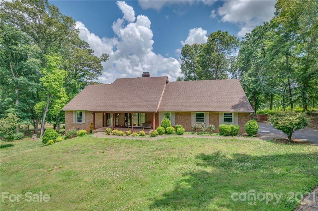 312 Plantation Drive - Photo 1