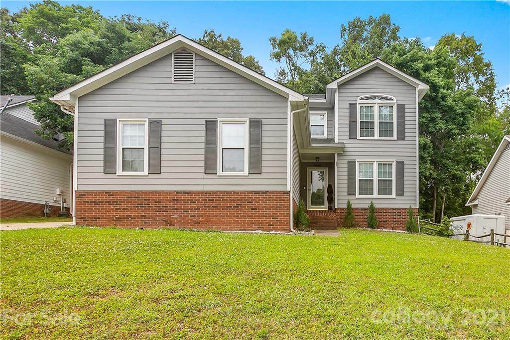 5600 Vandora Drive - Photo 1