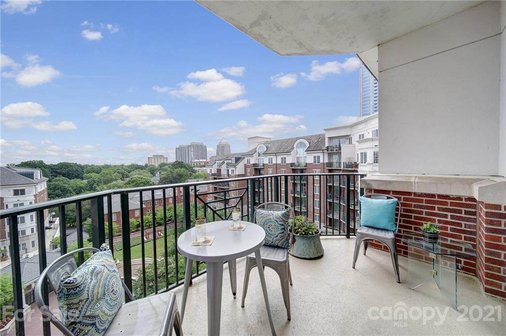 300 5th Street - Photo 1