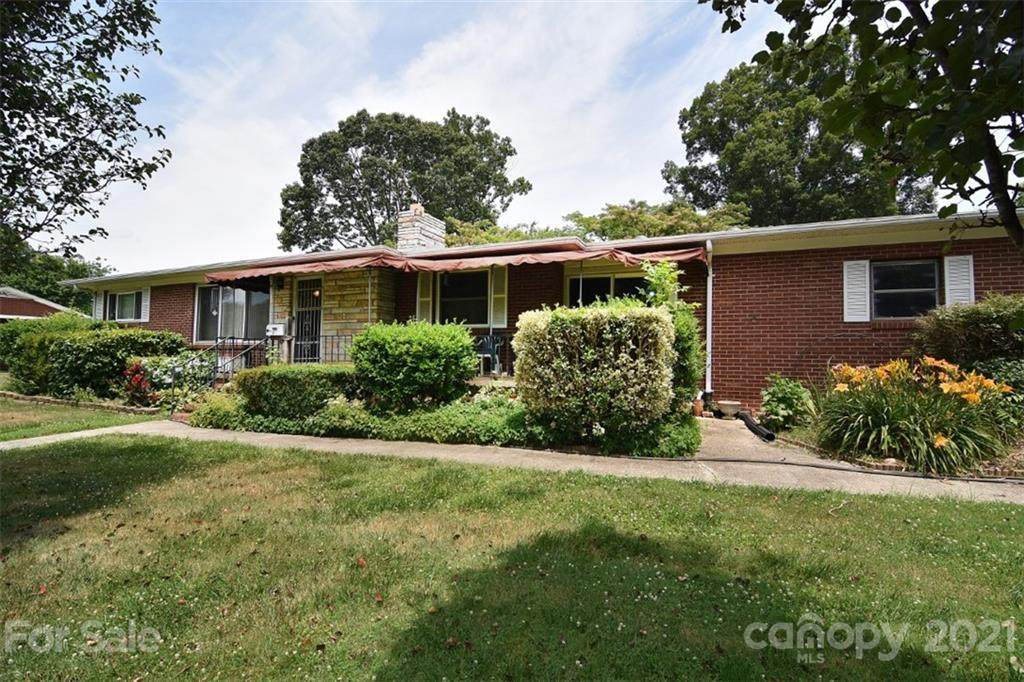 1517 17th Avenue - Photo 1