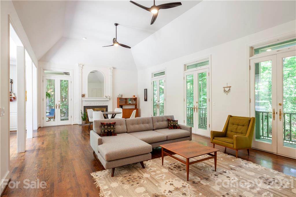 900 Amanda Drive - Photo 1
