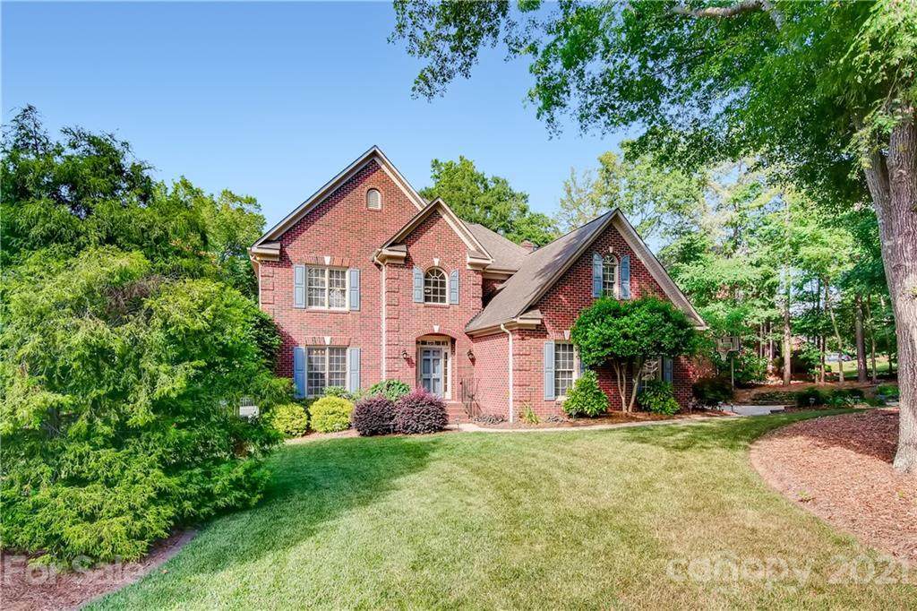 2024 Stoney Creek Drive - Photo 1
