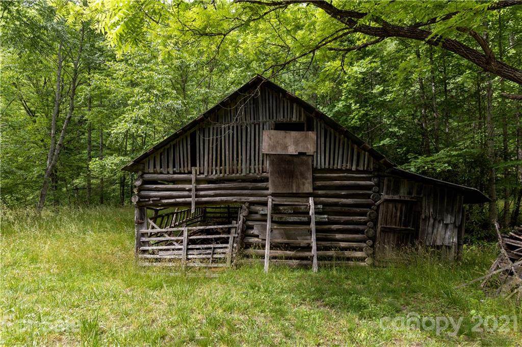 1810 Silvermine Road - Photo 1