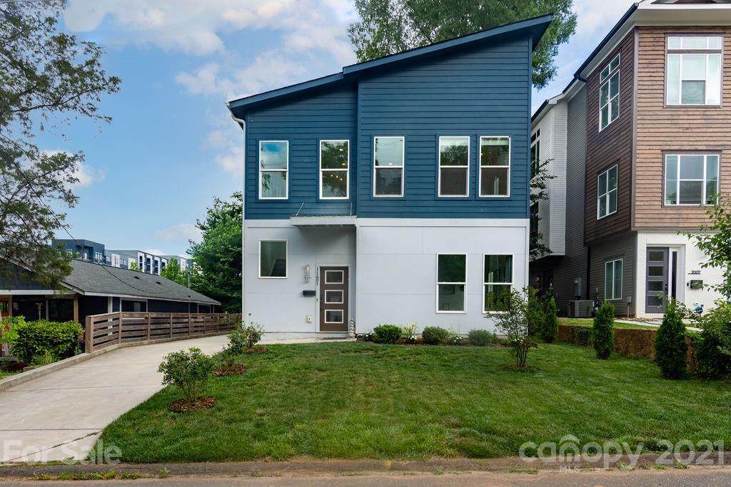 1121 Alexander Street - Photo 1