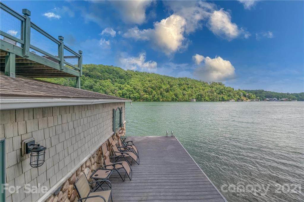 142 Waters Edge Court - Photo 1