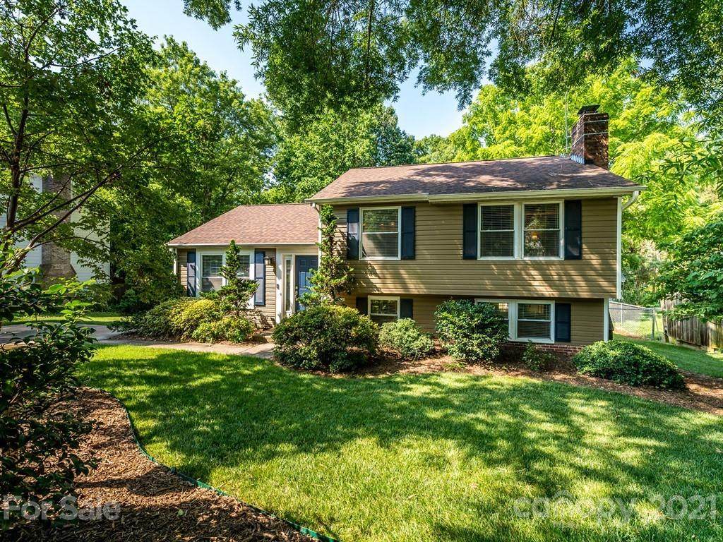 6632 Rollingridge Drive - Photo 1