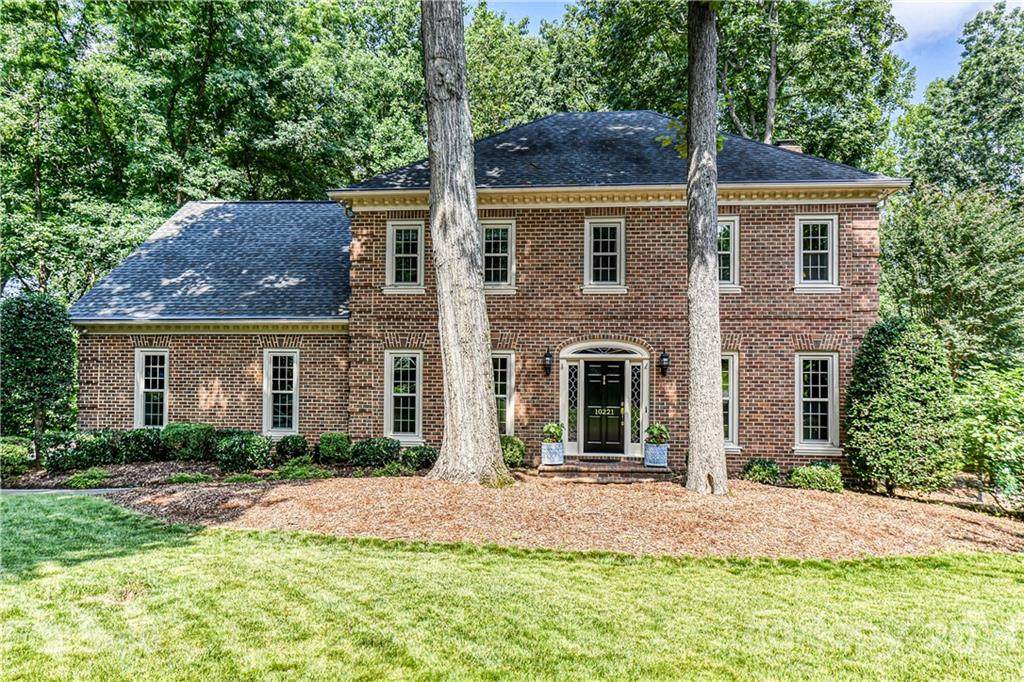 10221 Balmoral Circle - Photo 1