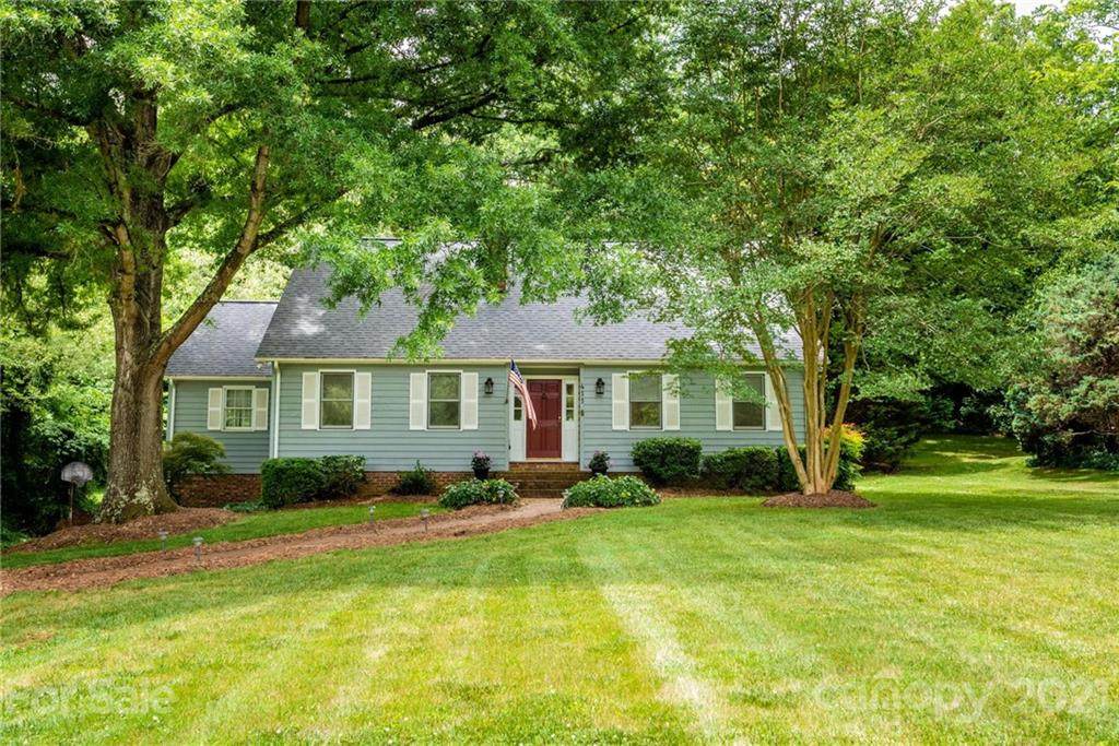 411 32nd Avenue Drive - Photo 1