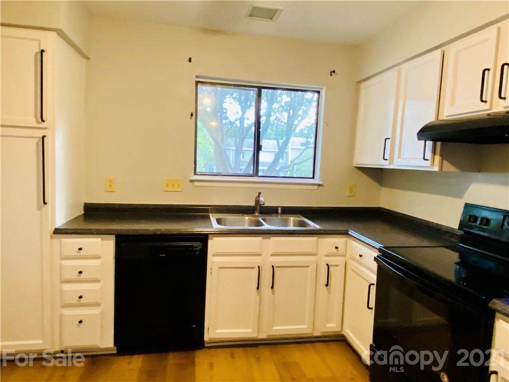 6100 Heathstone Lane - Photo 1