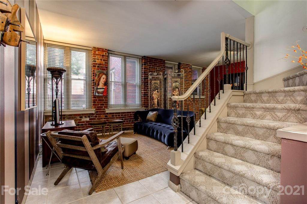 229 Poplar Street - Photo 1