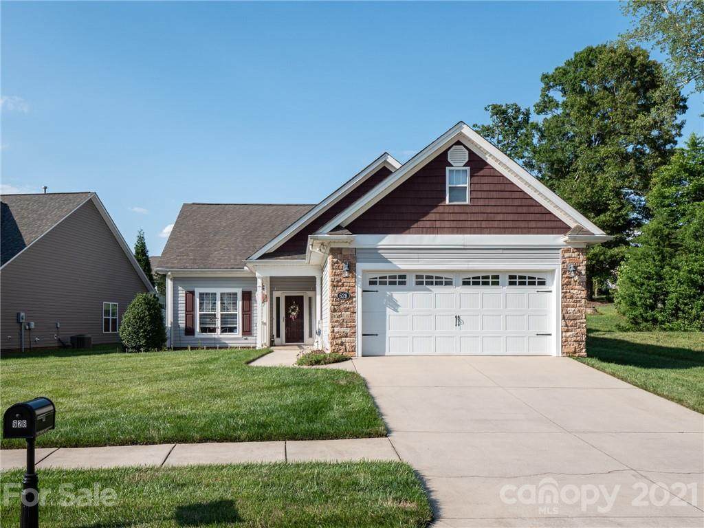 628 Cordova Court - Photo 1