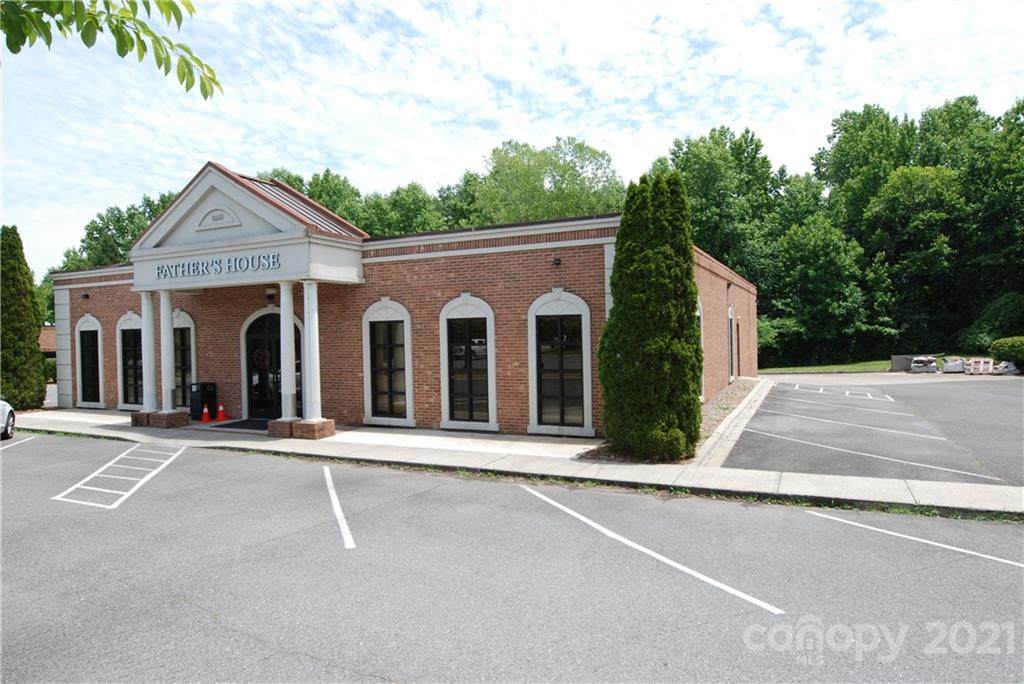 8600 Crown Crescent Court - Photo 1
