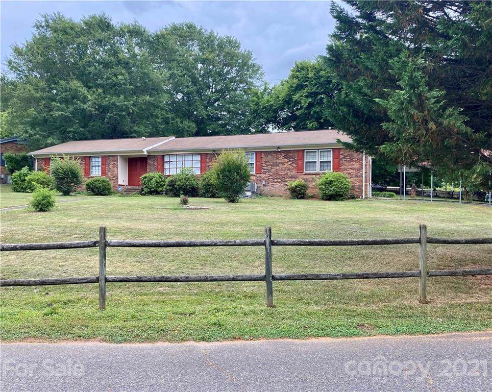 921 Surry Drive - Photo 1