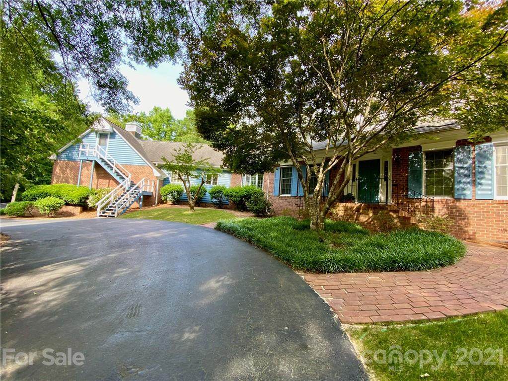 107 Overbrook Drive - Photo 1