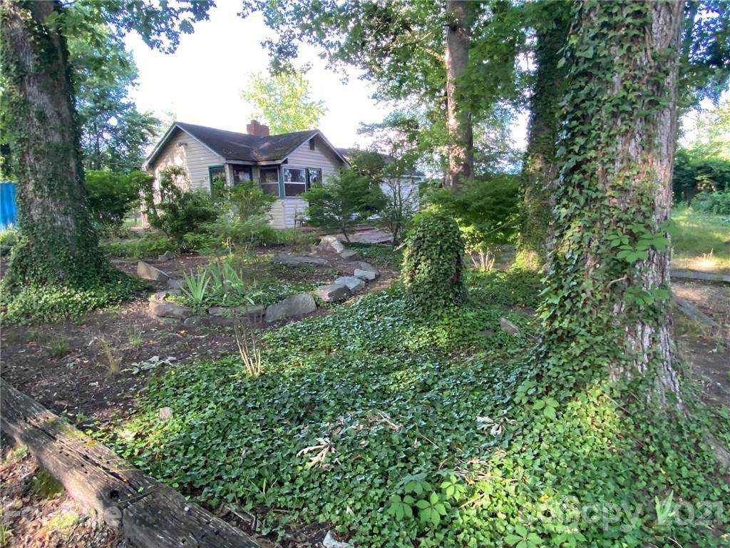 143 Pilot Mountain Road - Photo 1