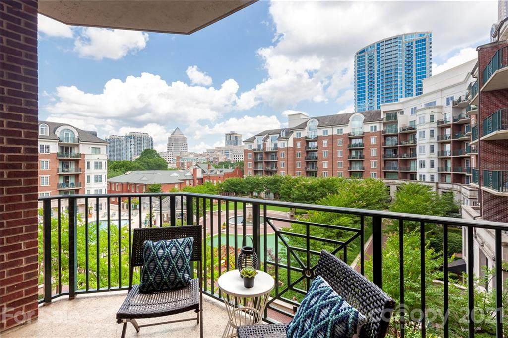 300 5th Street - Photo 1