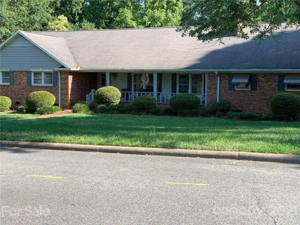 404 Hawthorne Road - Photo 1