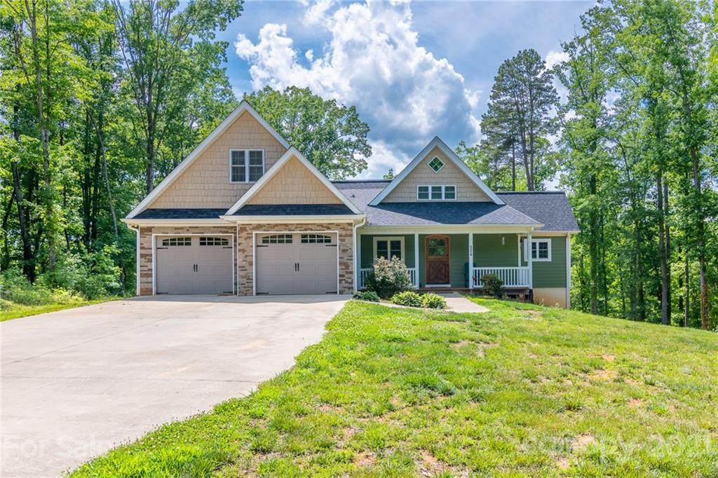 224 Blue Water Drive - Photo 1
