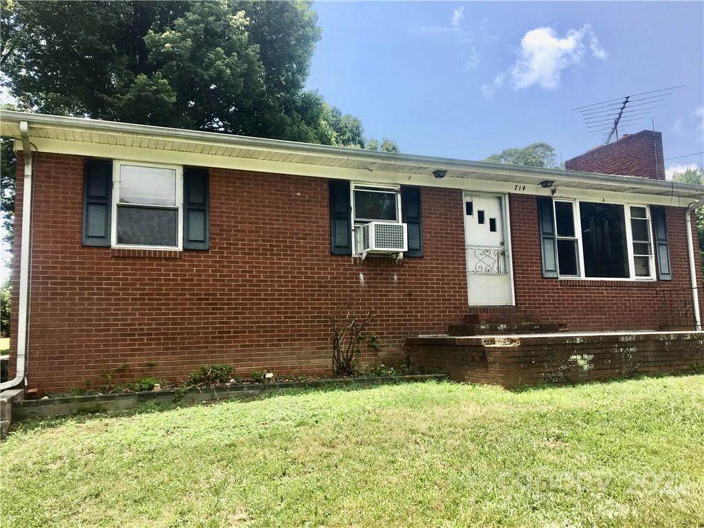 714 Main Street - Photo 1