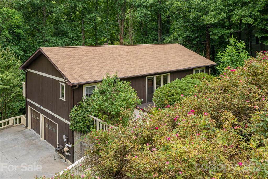 716 Greenwood Drive - Photo 1