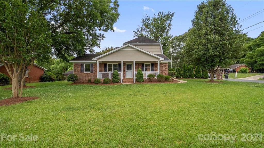 801 Crystal Lane - Photo 1