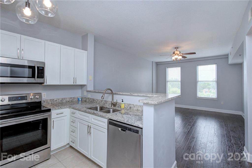 1315 East Boulevard - Photo 1