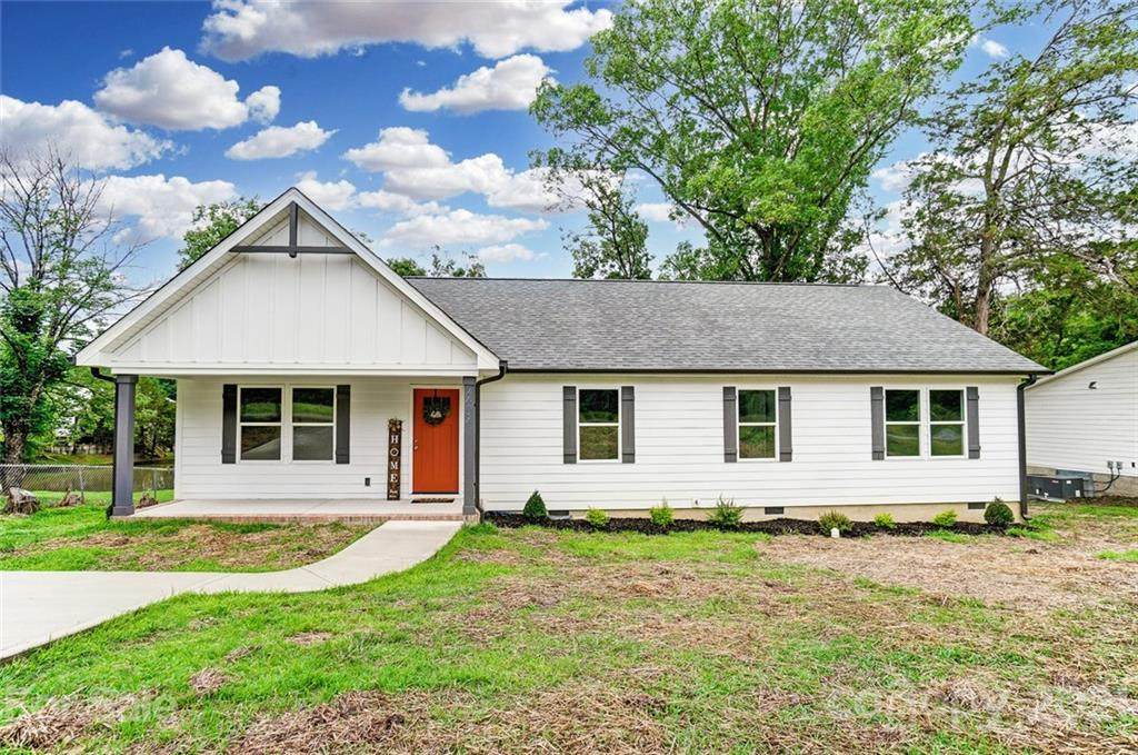 2404 Datsun Avenue - Photo 1