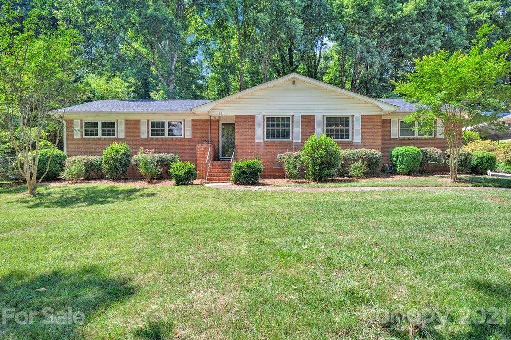 1531 Woodberry Road - Photo 1