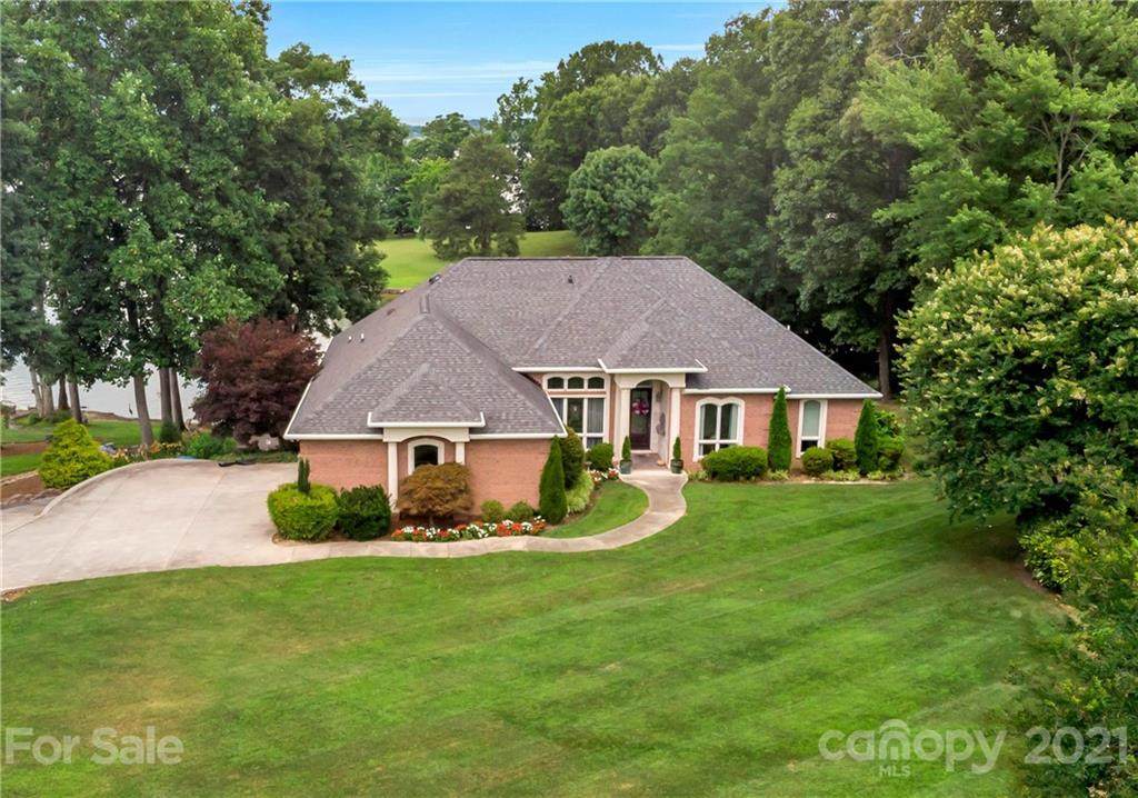 154 Quail Hollow Drive - Photo 1