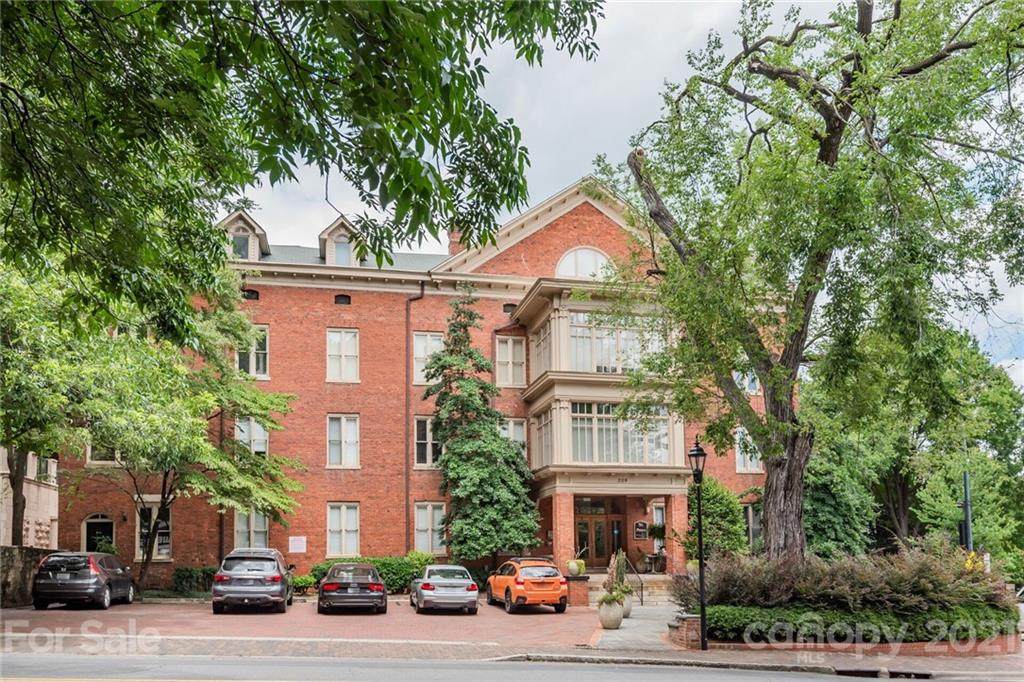 229 Poplar Street - Photo 1