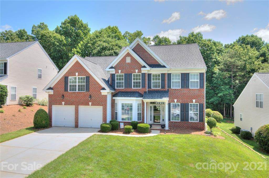 2060 Foxwood Court - Photo 1