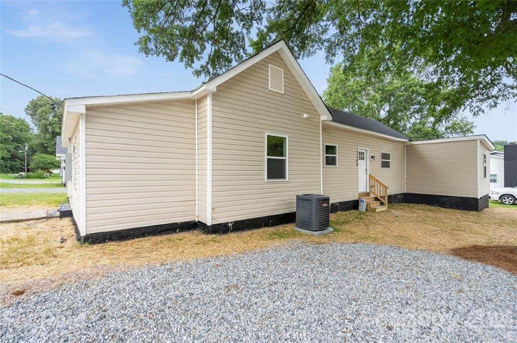 1200 Bel Aire Avenue - Photo 1