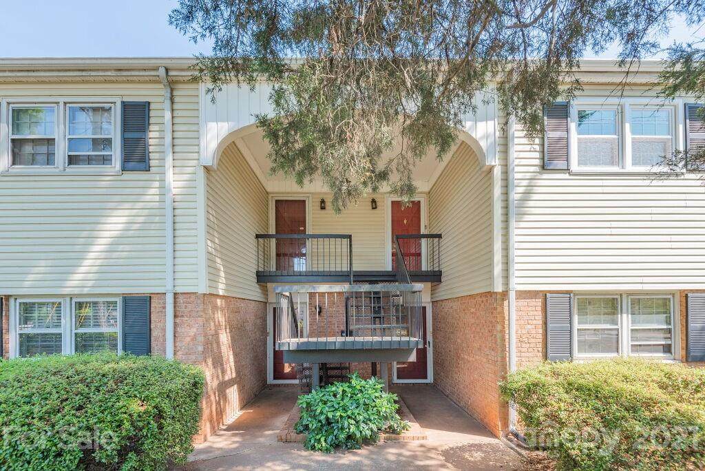 4601 Coronado Drive - Photo 1