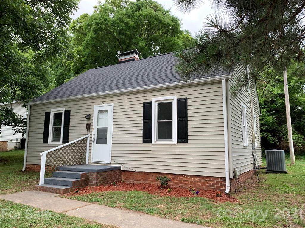 911 Carolina Avenue - Photo 1