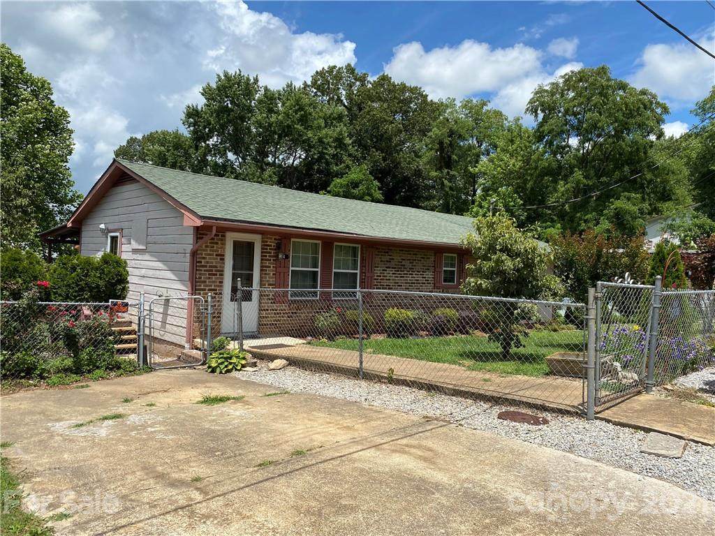 44 Morris Avenue - Photo 1