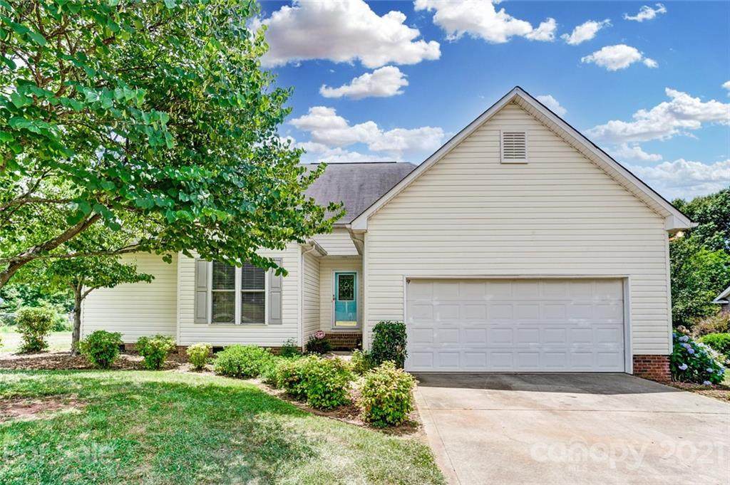 1527 Spring View Drive - Photo 1