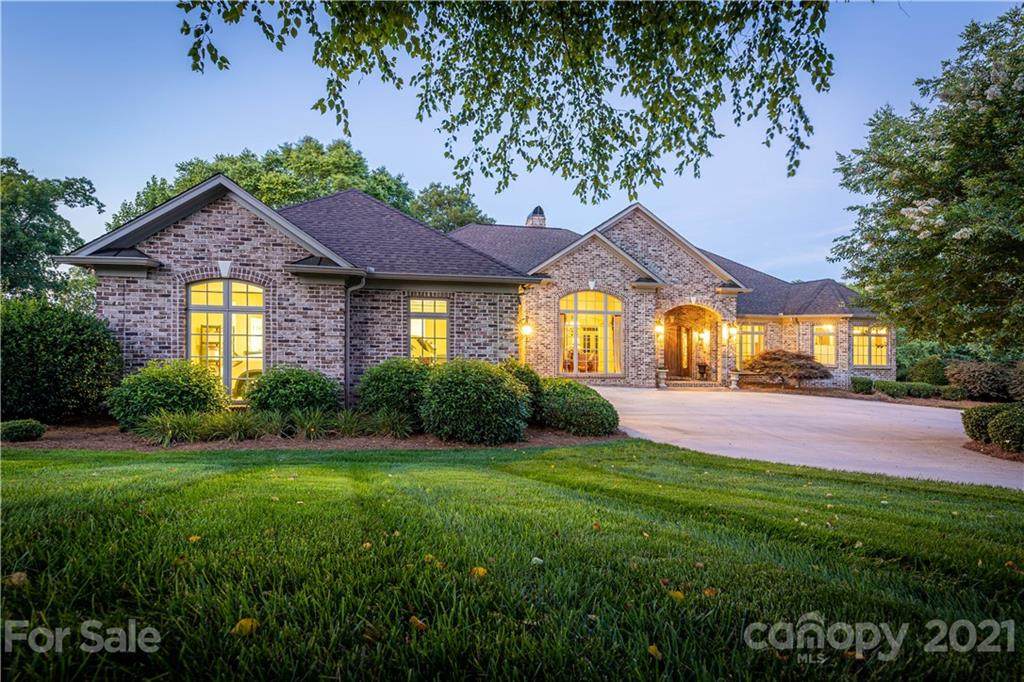 3015 44th Ave Drive - Photo 1