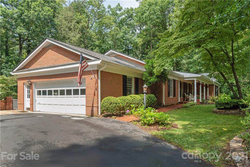 112 Glengary Drive - Photo 1