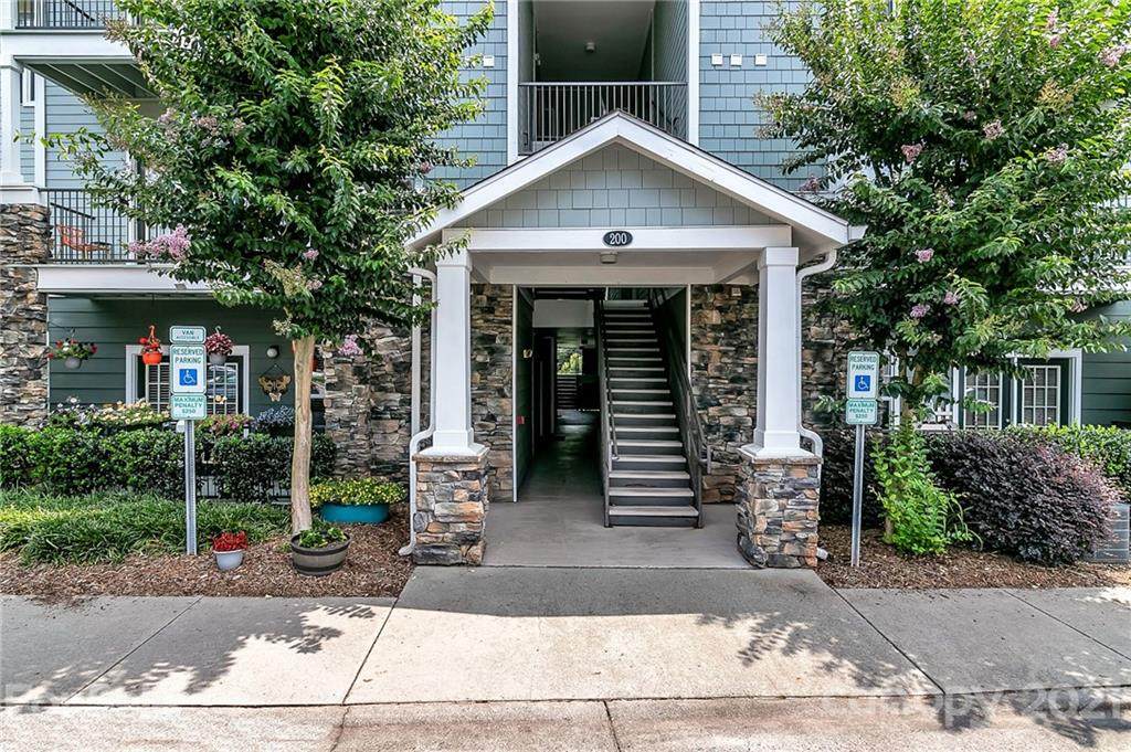 200 Vista Lake Drive - Photo 1