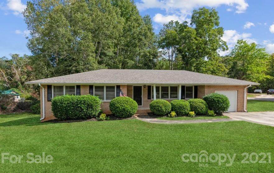 201 East Street - Photo 1