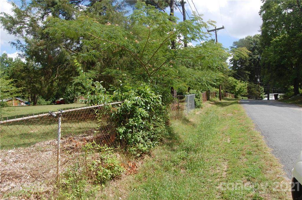 912 Circle Street - Photo 1